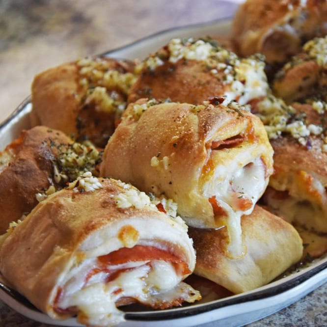 Pepperoni Rolls (6).